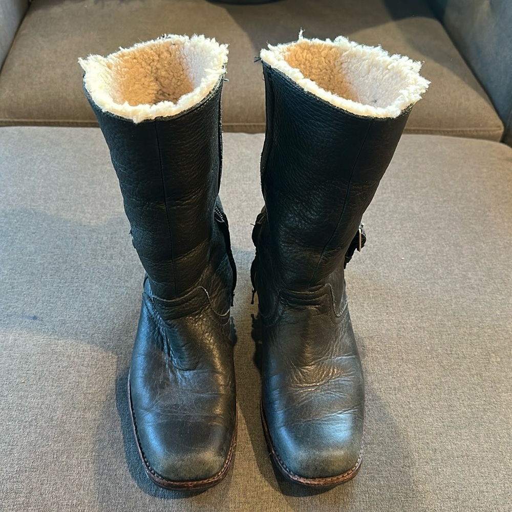 Ugg Bellvue Boots